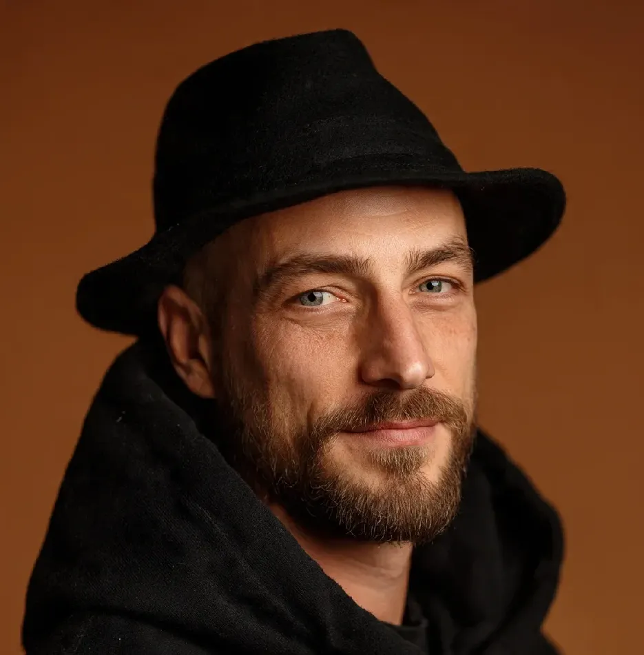 Author – Marcus bellwether