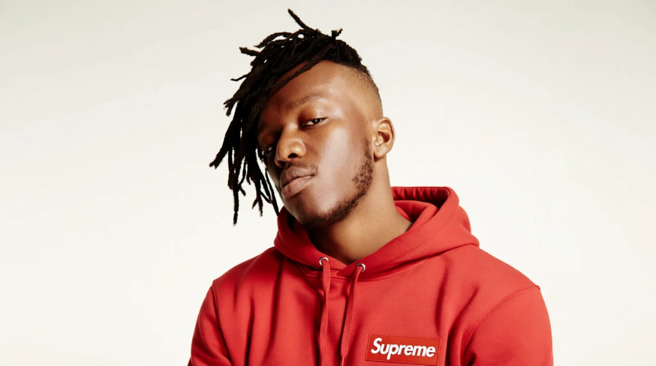 Headphones, boxing gloves and drink bottle symbolizing KSI's net worth in 2026