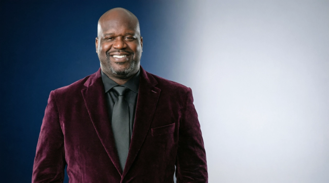Shaquille O’Neal with Papa John’s pizza, representing his franchise investments.